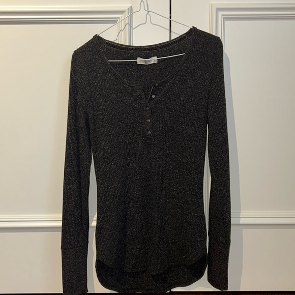 Abercrombie & Fitch Grey Women’s Long-Sleeve - Picture 1 of 2